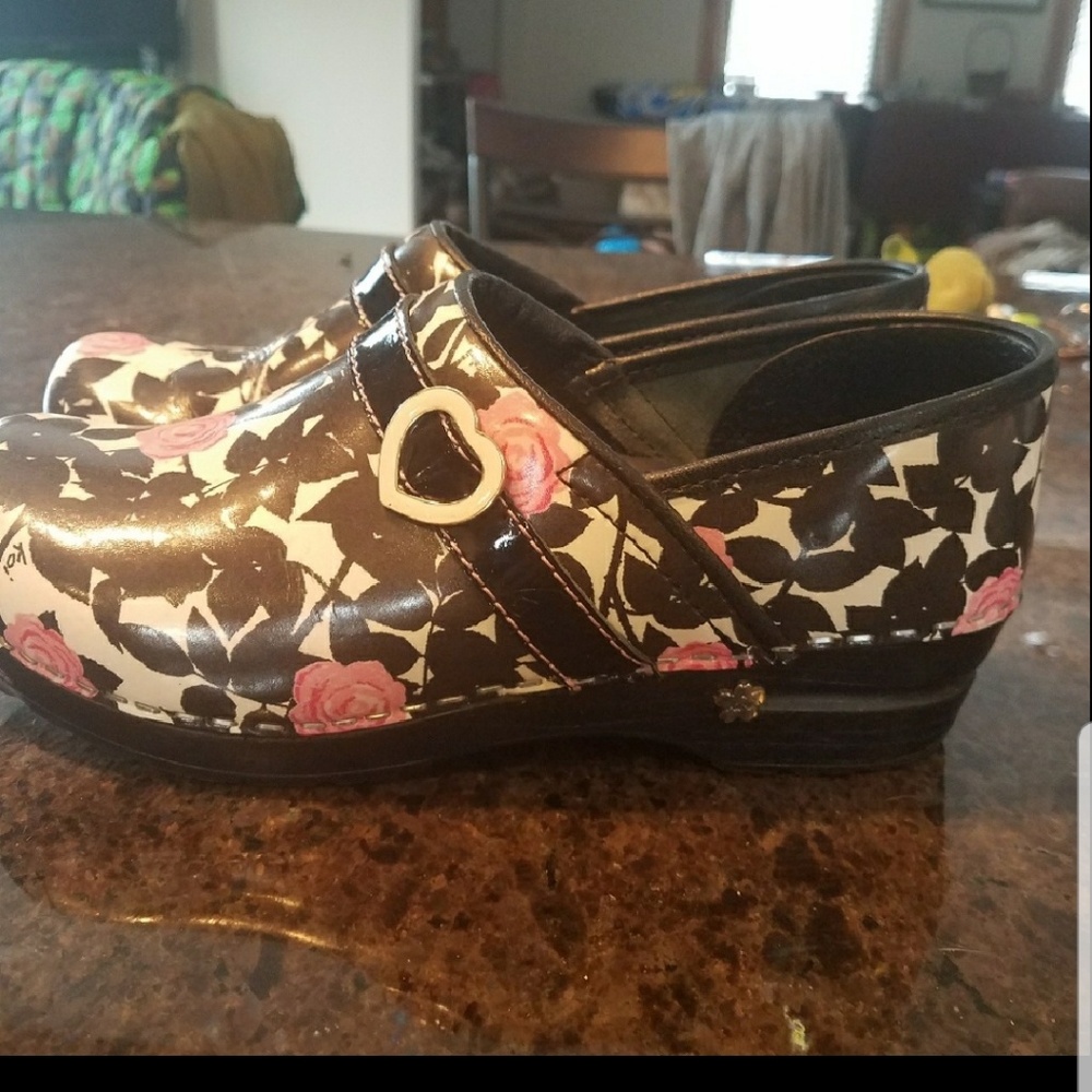 Sanita clogs
